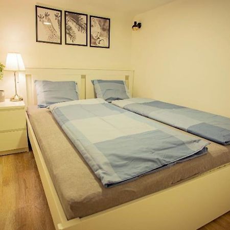 Cosy 2 Bedroom Flat In Akacfa St., Sol Budapest Exterior photo